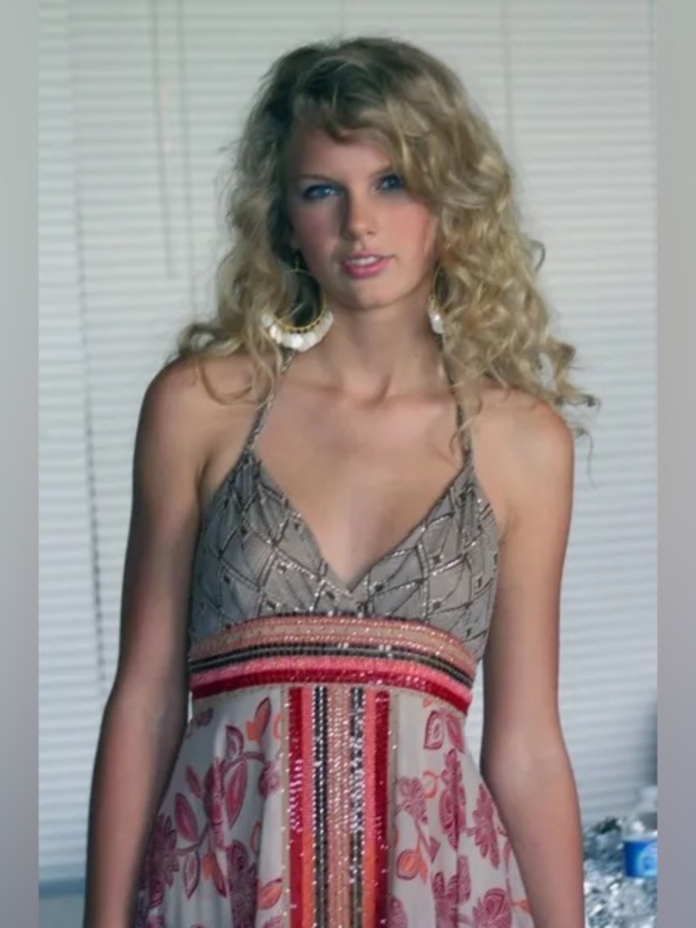 Taylor Swift BCBG Debut Dress- in 2006  - NO SEQUINS - Size 6 - Picture 5 of 9